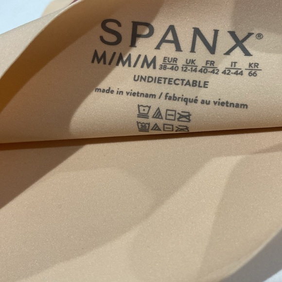 SPANX Undie-tectable Thong in Soft Nude NWT - Picture 6 of 8